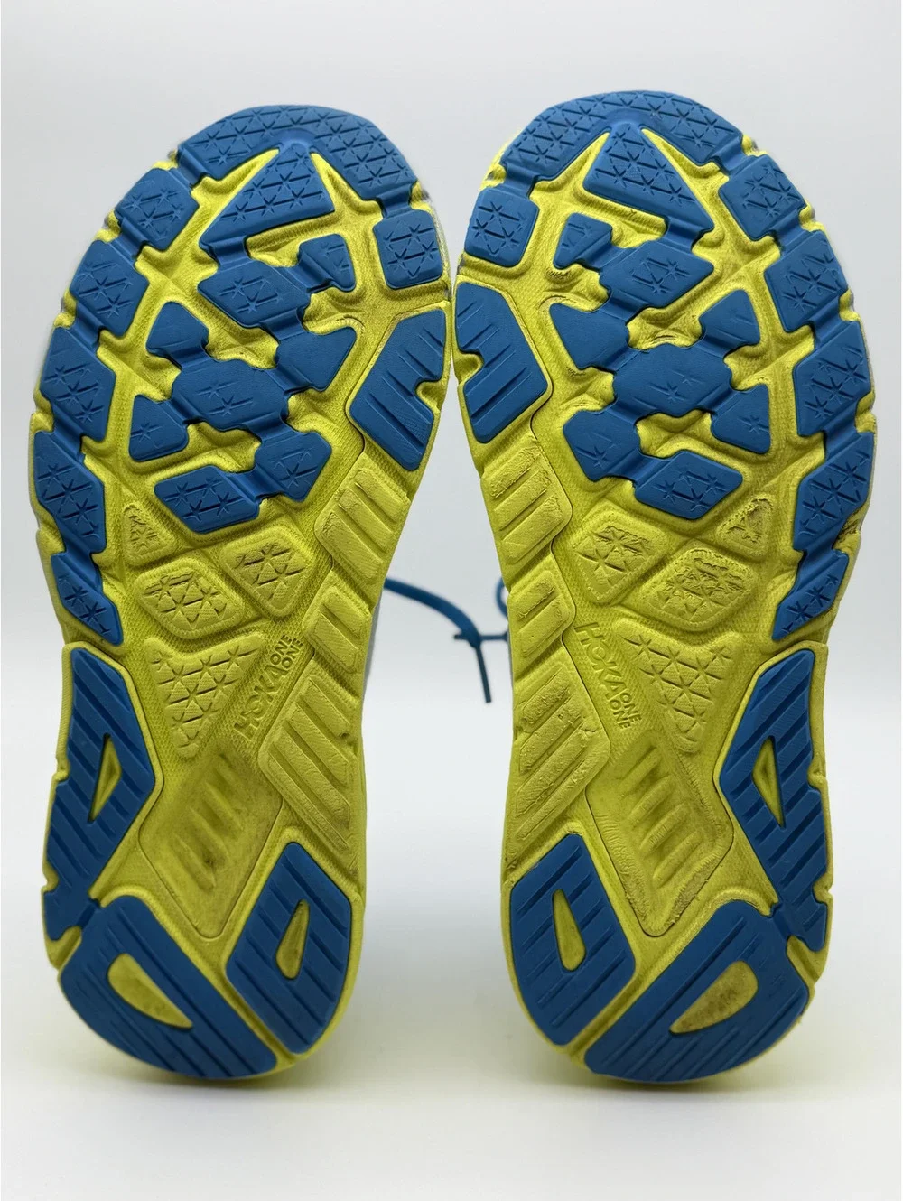 Hoka One One Men's Arahi 6 Running Shoes Size 10D White Blue Yellow